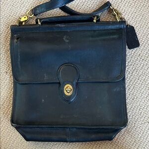 Women’s Coach vintage  Black Leather Turn-Lock Bag
